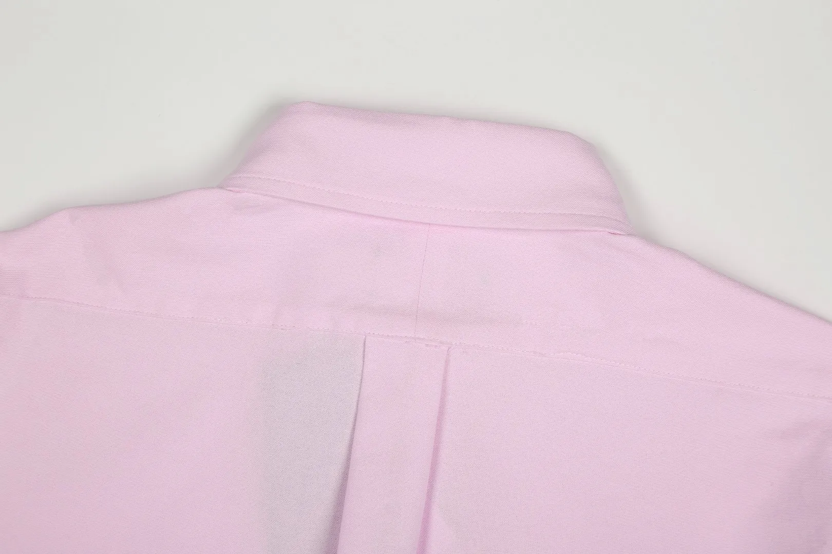 P230 White background picture [Evergreen for all seasons] Style number: 25011# Color: Navy red label/original blue/original white/matte pink/khaki/charcoal gray/black/dark blue white label Size: S to Face 100 cotton oxford spun, pre-laundering treatment, tight and soft texture ✅ - Custom dyed original pearlescent white buttons with different sizes ✅ - Special shaped chiffon foil included in the collar door tube, not easy to deform and pull ✅ - RL classic version of oxford spun shirt, thick and crisp feeling brought by oxford cloth, can be worn alone as an outer layer, can be matched with all seasons, practical wear, a must-have item in the wardrobe, start with eyes closed